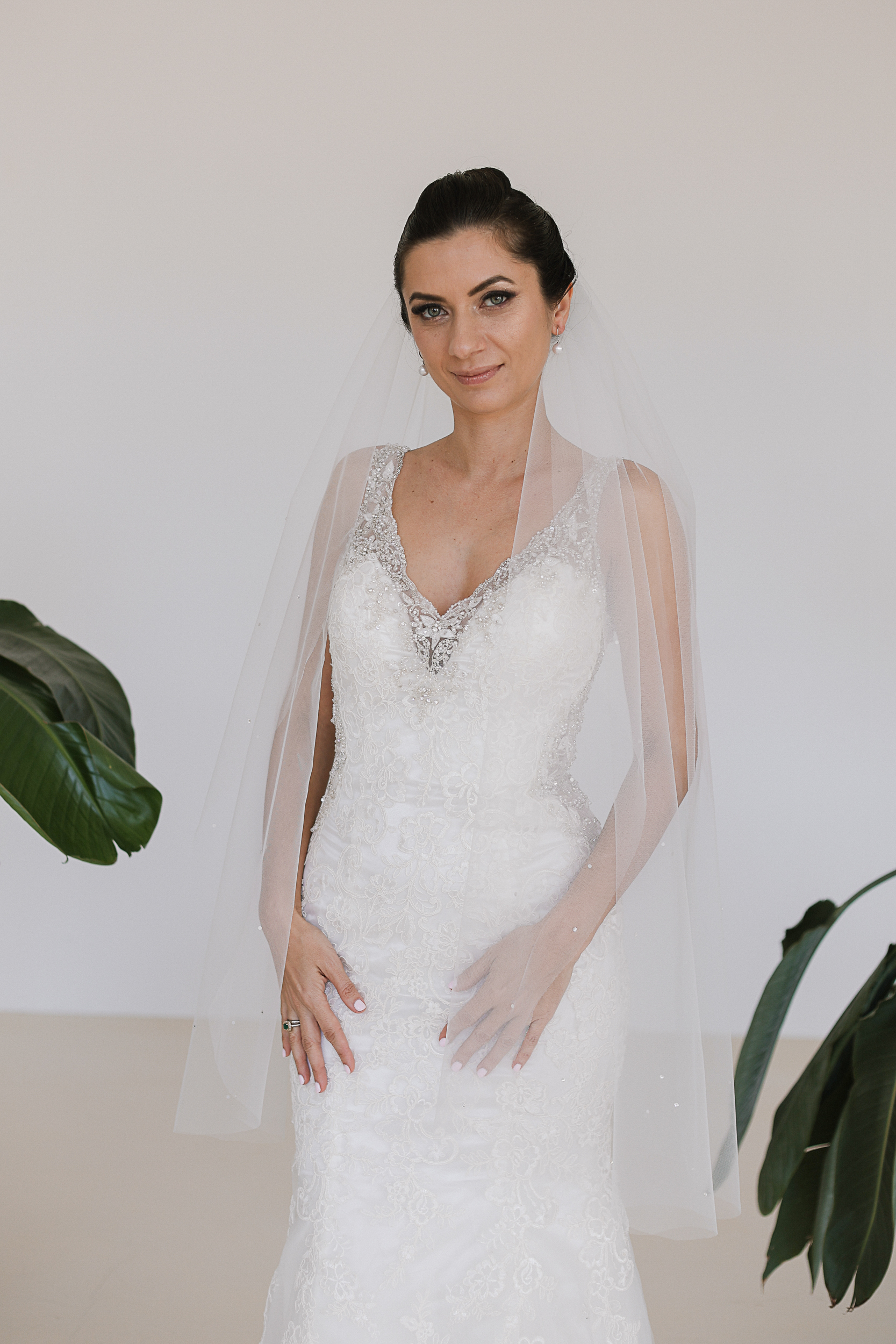 Caroline - Fingertip-length Crystal Beads Wedding Veil