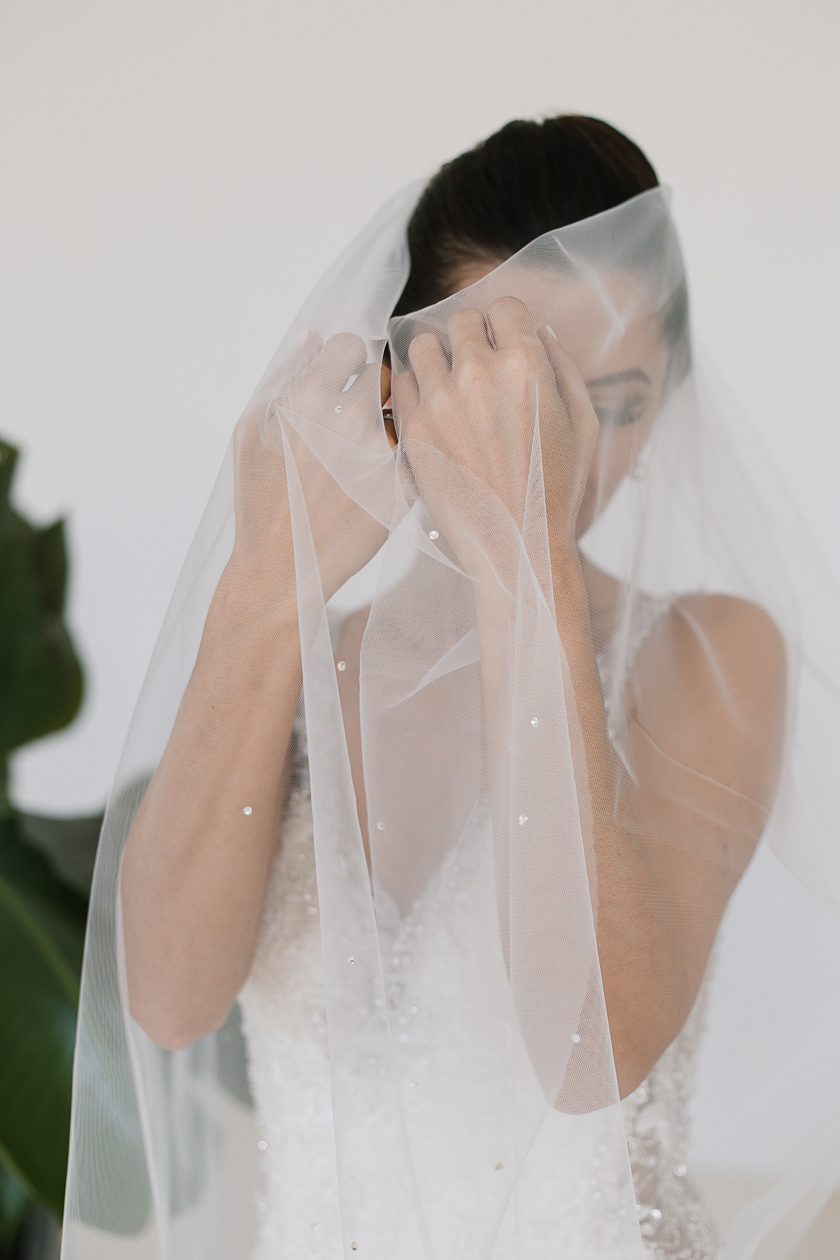 Caroline - Fingertip-length Crystal Beads Wedding Veil - Image 3
