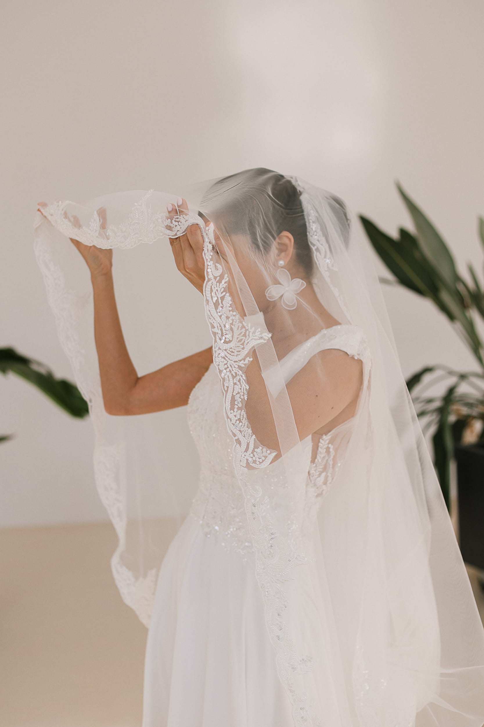 Esme - Lace Wedding Veil