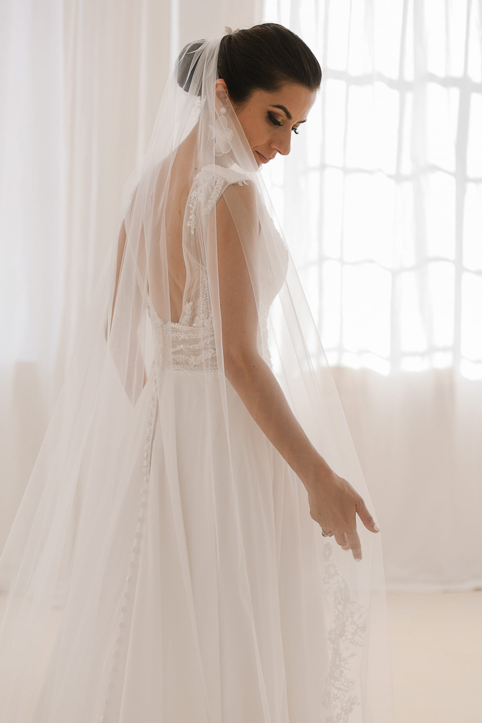 Ana-Maria - One Tier Veil with Lace Wedding Veil - Image 3