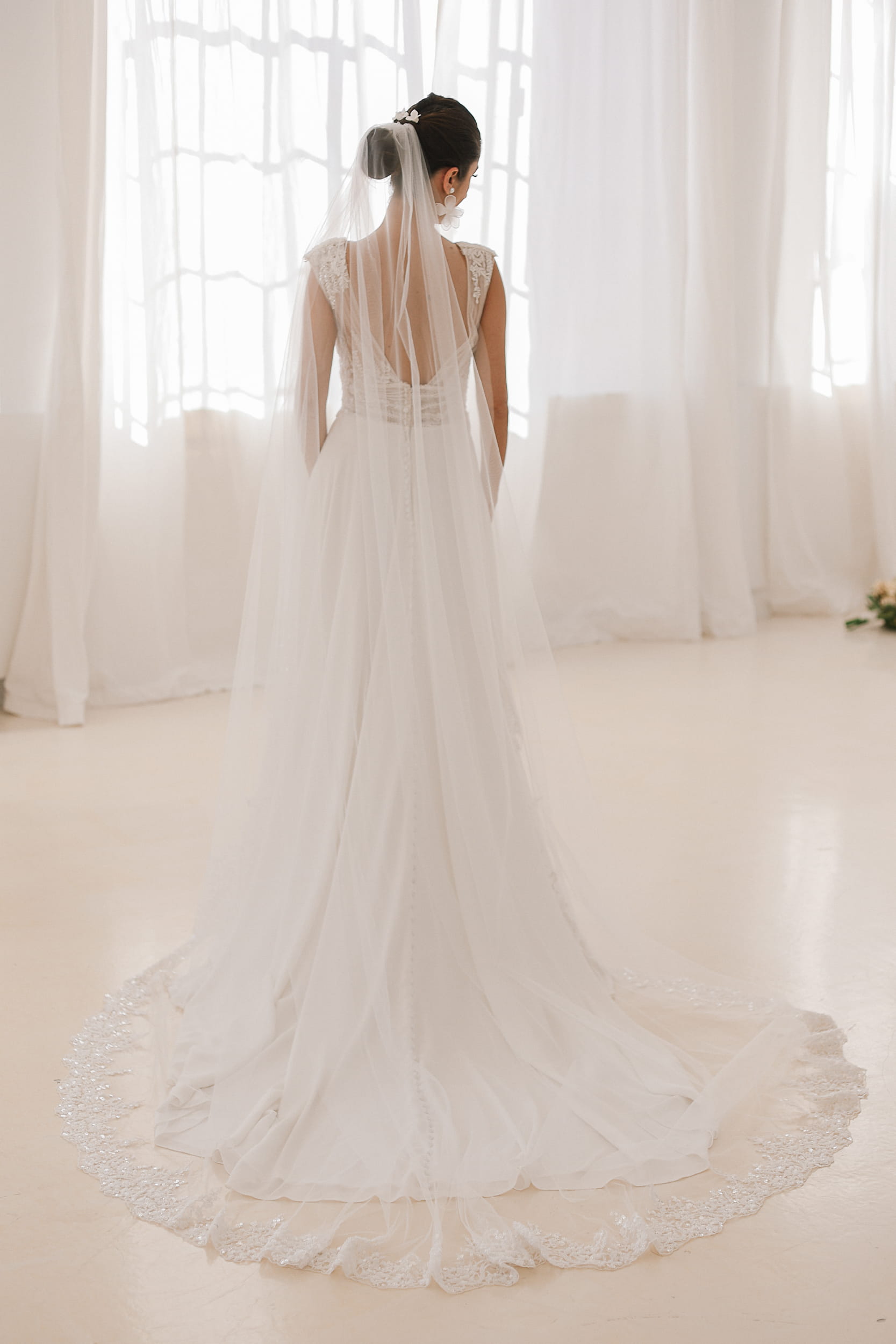 Ana-Maria - One Tier Veil with Lace Wedding Veil - Image 6