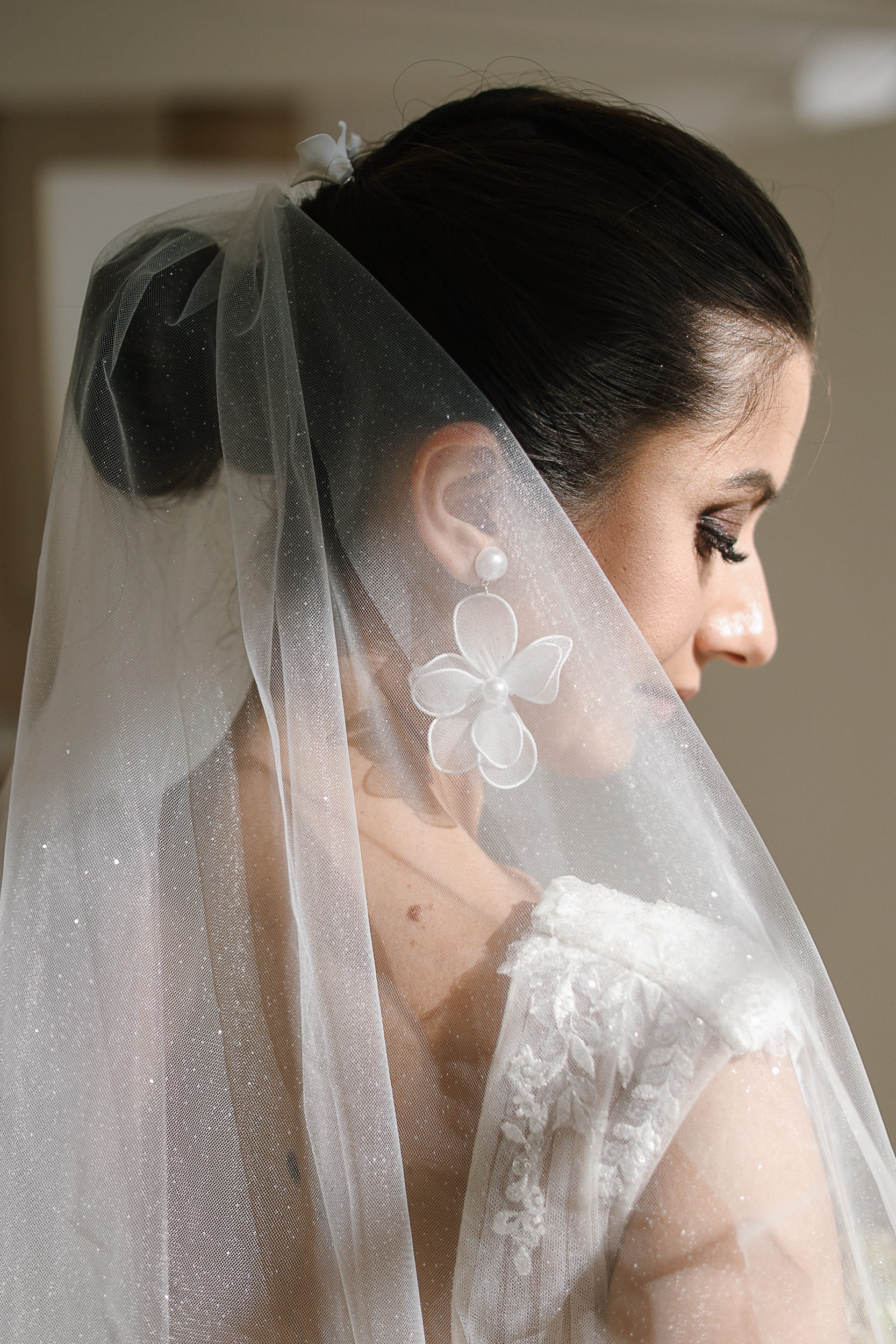 Emma - Shimmery Wedding Veil - Image 3