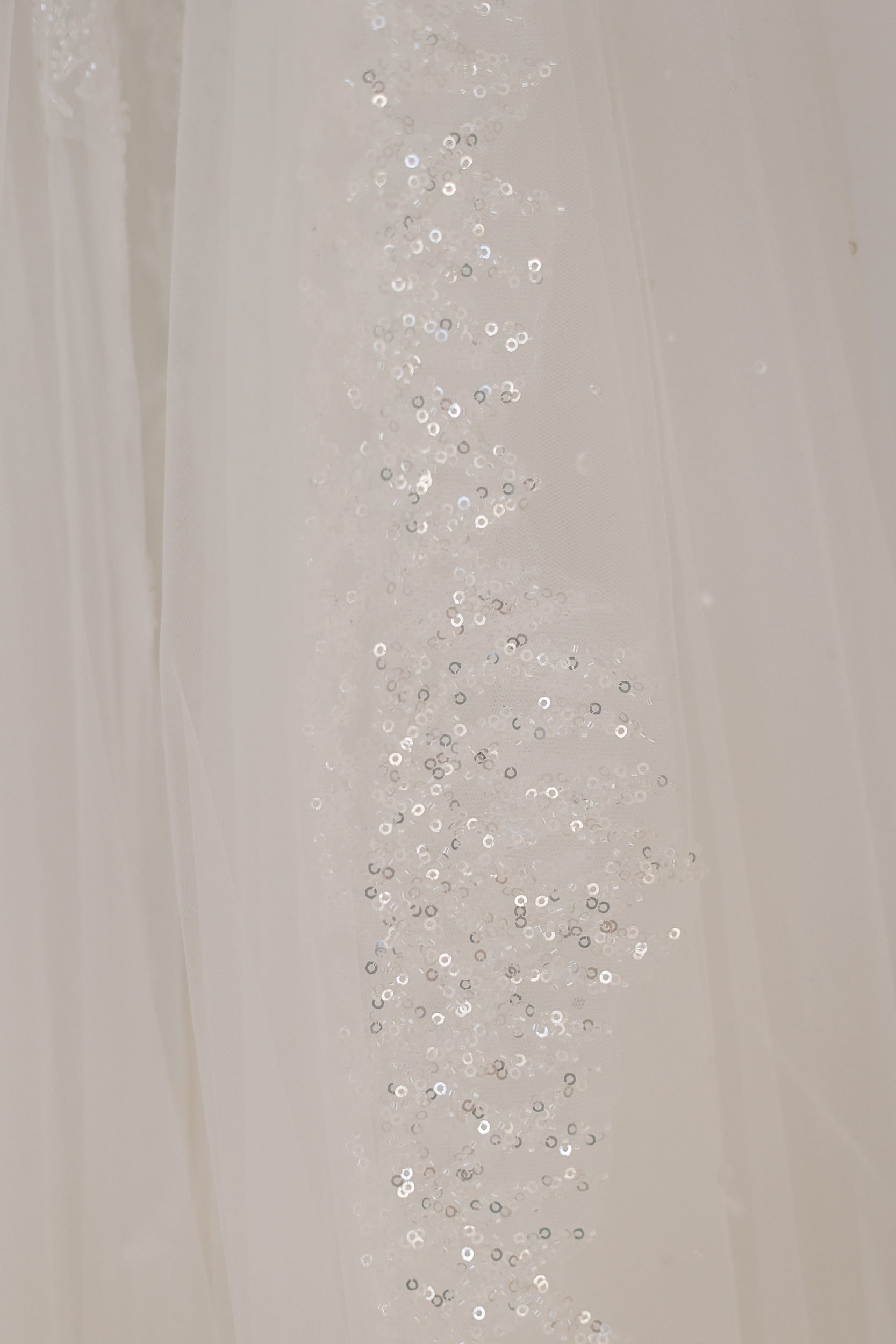 Josephine - long veil with a band full of sequins and beads, transparent crystals and Swarovski crystal beads - Image 7