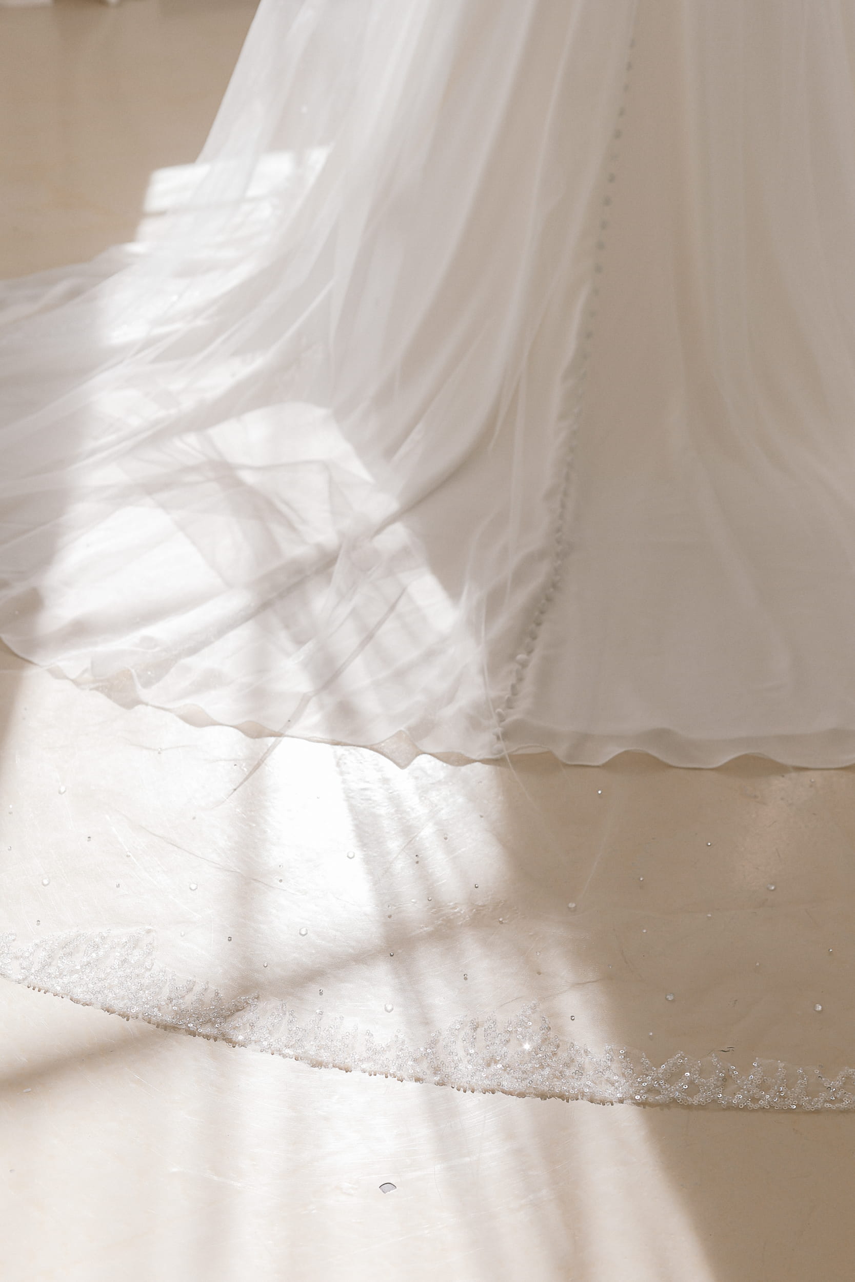 Josephine - long veil with a band full of sequins and beads, transparent crystals and Swarovski crystal beads - Image 4