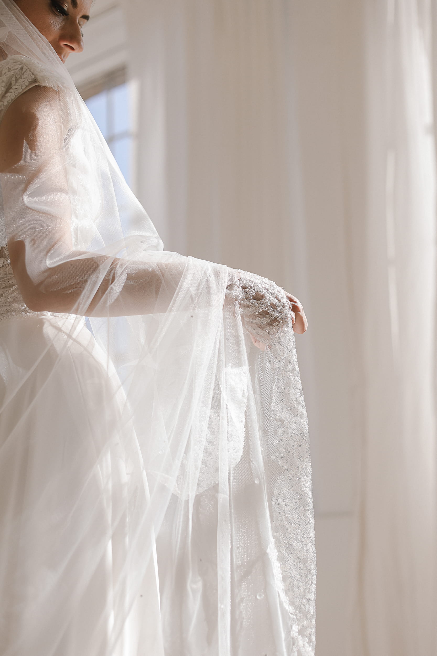 Josephine - long veil with a band full of sequins and beads, transparent crystals and Swarovski crystal beads - Image 6