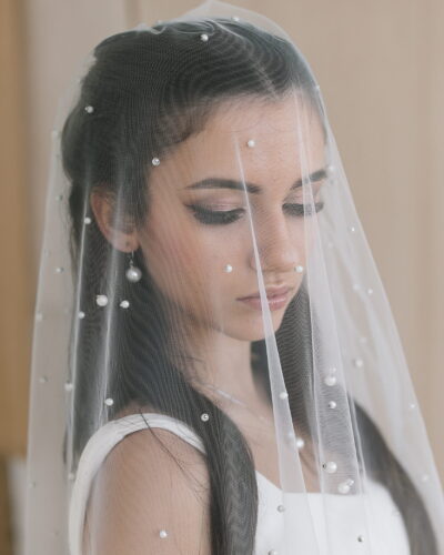 Rebeca - Fingertip Pearl Wedding Veil