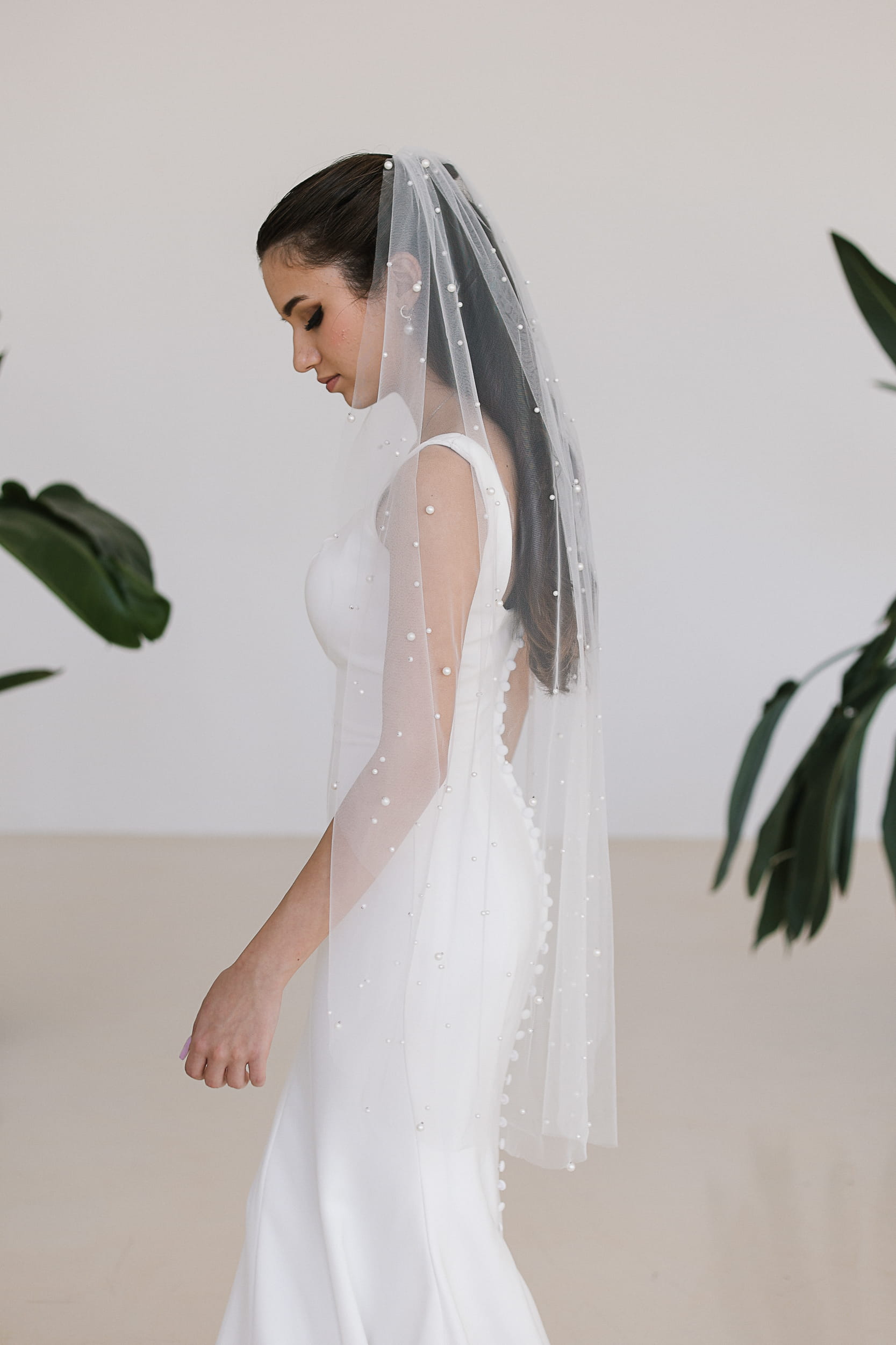 Rebeca - Fingertip Pearl Wedding Veil - Image 4